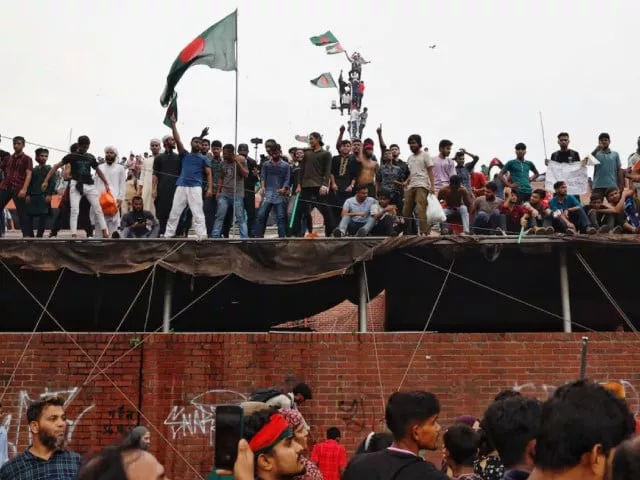 military takes control in bangladesh after hasina flees